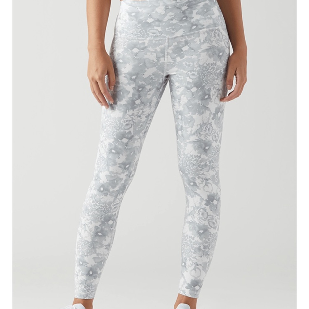 BRAND NEW! Glyder White Spring Garden Leggings